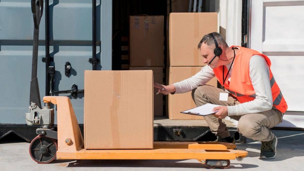 Cheapest Ways to Ship Heavy Items